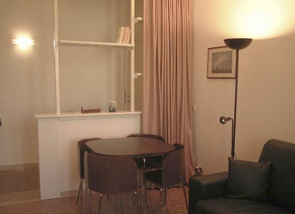 Cathy Apartment Рим Номер фото